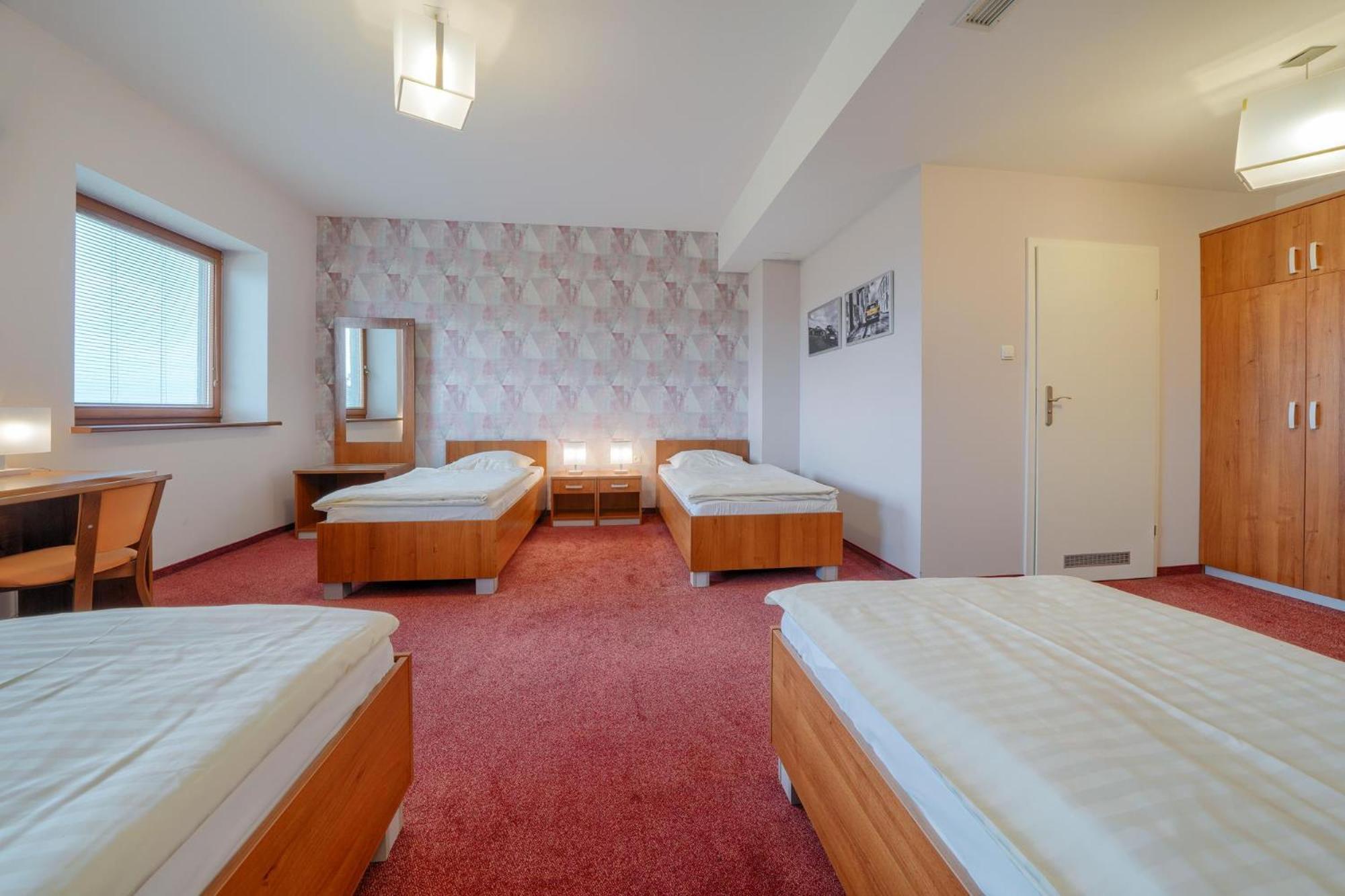 Hotel Aviator Kamien Slaski Ngoại thất bức ảnh