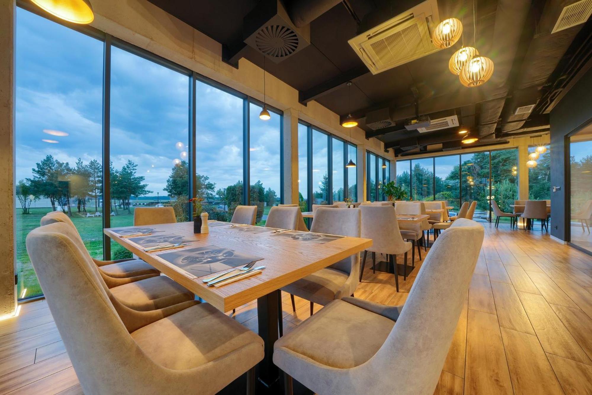 Hotel Aviator Kamien Slaski Ngoại thất bức ảnh