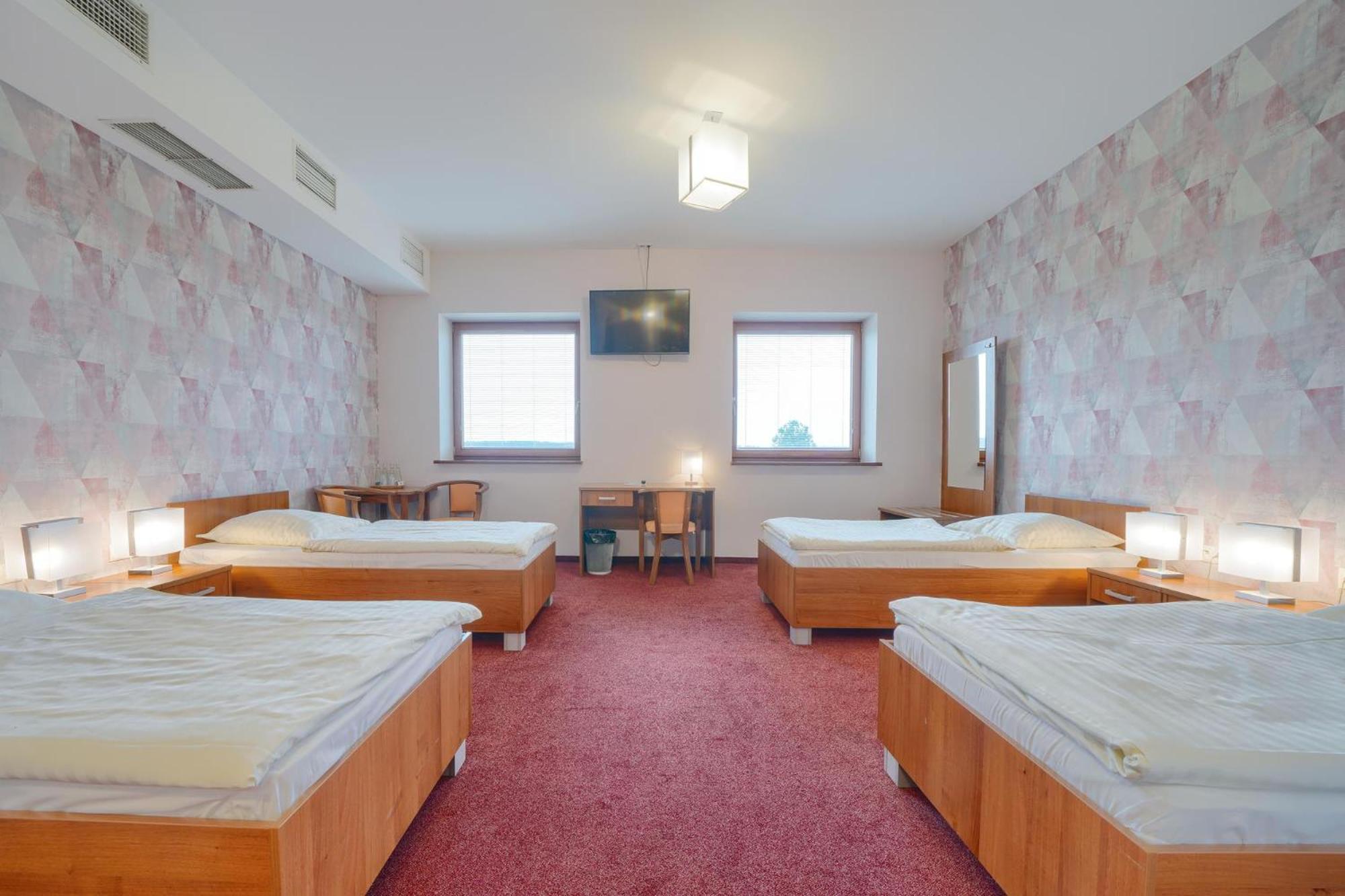 Hotel Aviator Kamien Slaski Ngoại thất bức ảnh