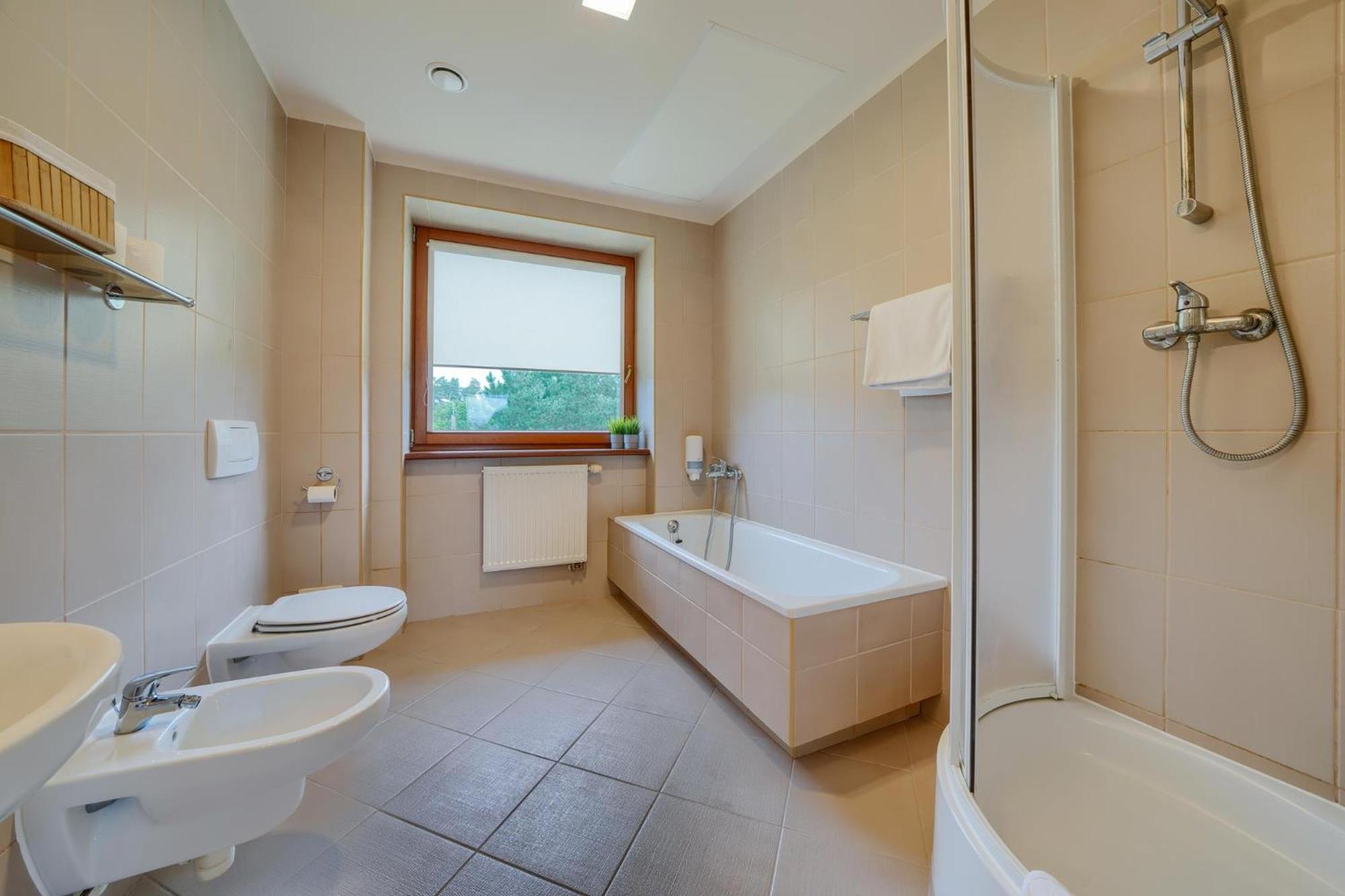 Hotel Aviator Kamien Slaski Ngoại thất bức ảnh
