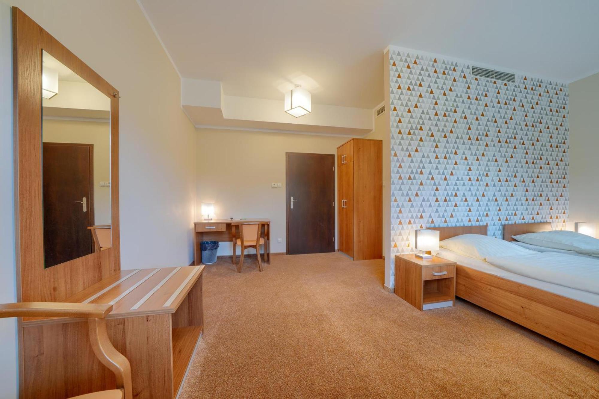 Hotel Aviator Kamien Slaski Ngoại thất bức ảnh