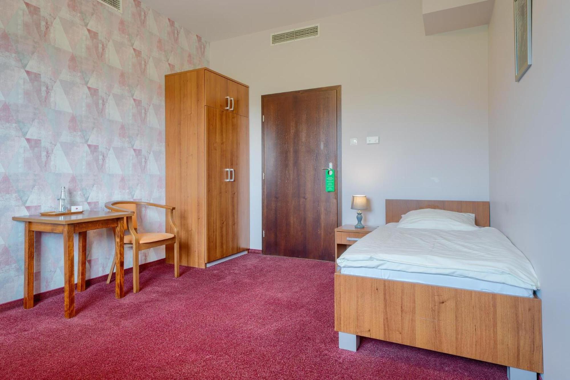 Hotel Aviator Kamien Slaski Ngoại thất bức ảnh